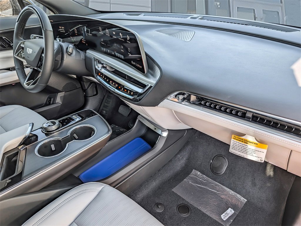 2026 Cadillac Lyriq Luxury photo 25