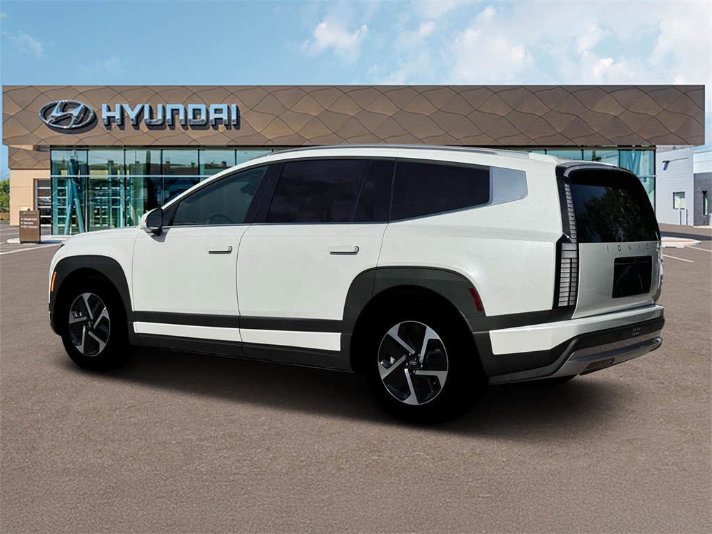 2026 Hyundai Ioniq SE photo 4