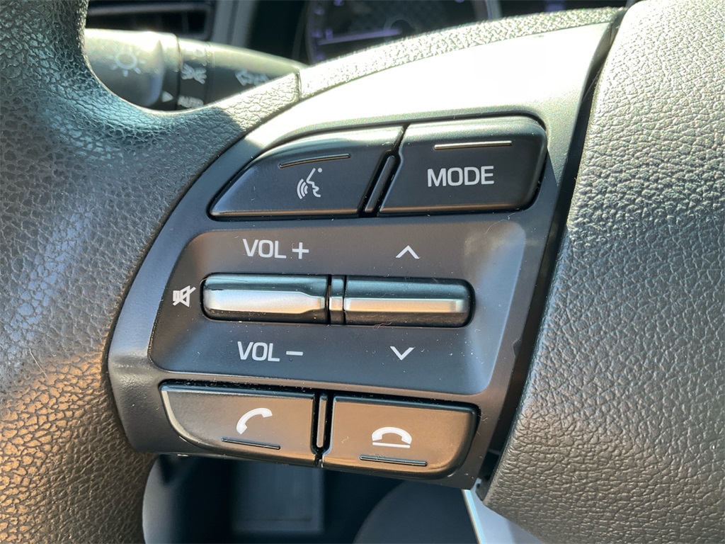 2019 Hyundai Elantra SEL photo 25