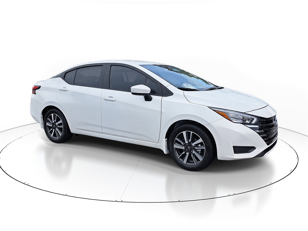 2025 Nissan Versa 1.6 SV photo 2