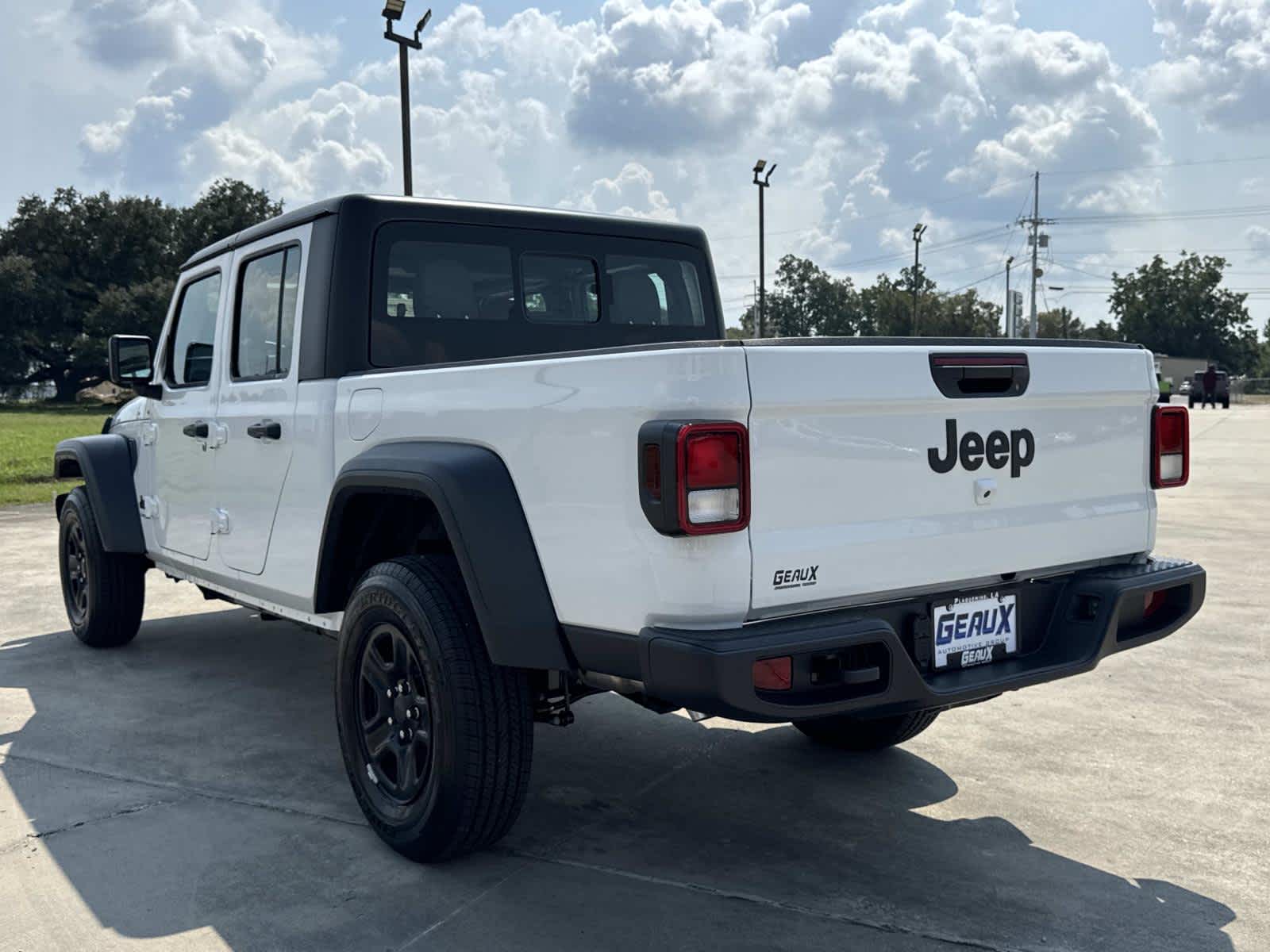 2025 Jeep Gladiator Sport photo 6