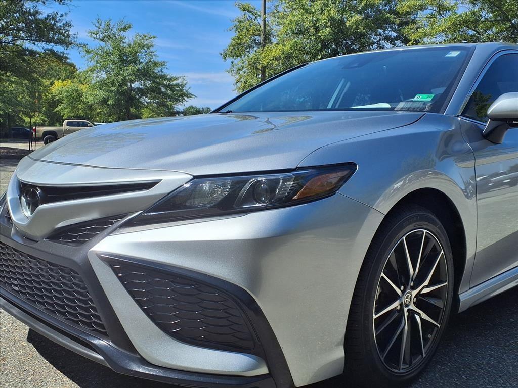 2024 Toyota Camry SE photo 3