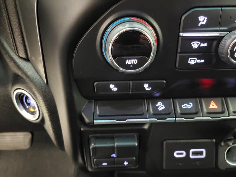 2021 Chevrolet Silverado 1500 RST photo 6