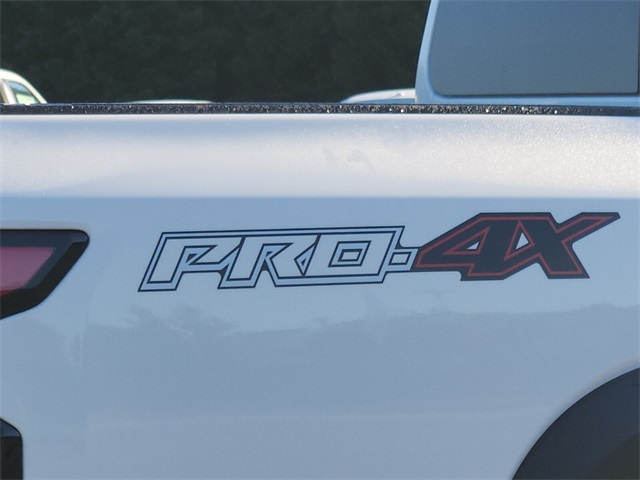 2026 Nissan Frontier Crew Cab PRO-4X photo 4