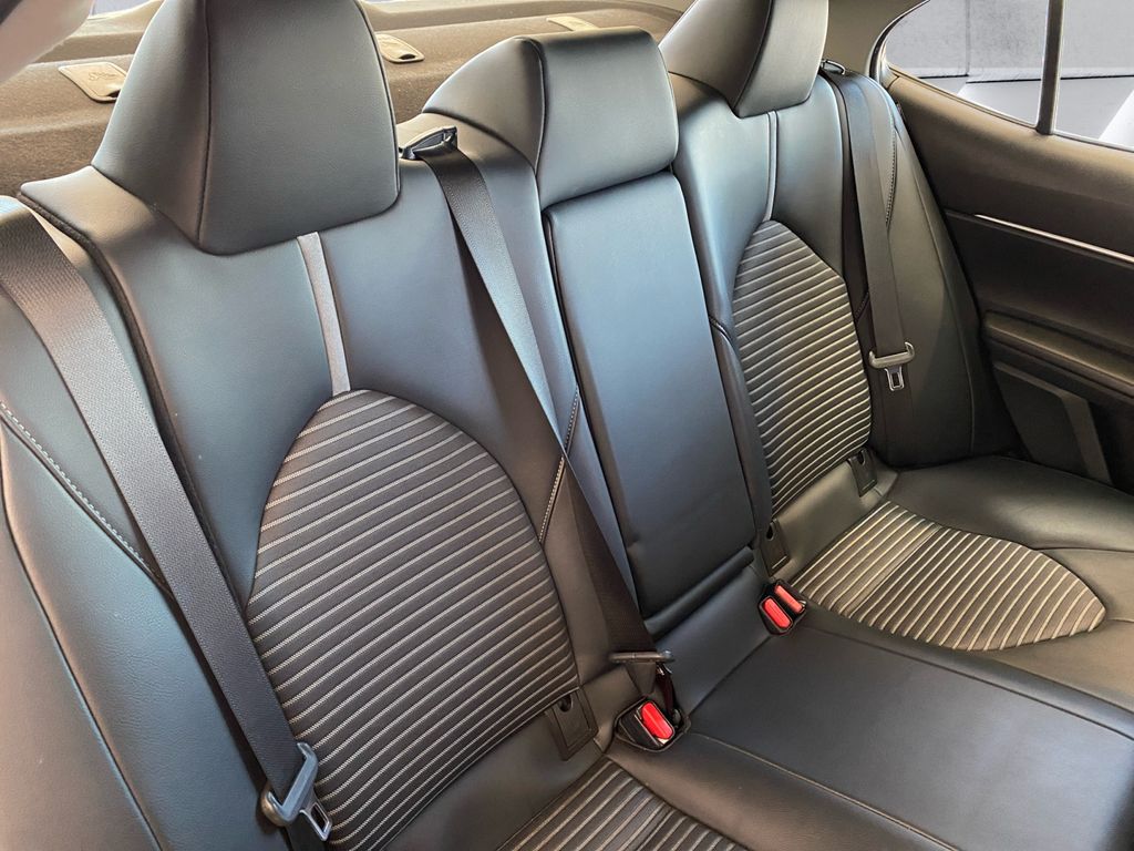 2023 Toyota Camry SE photo 16
