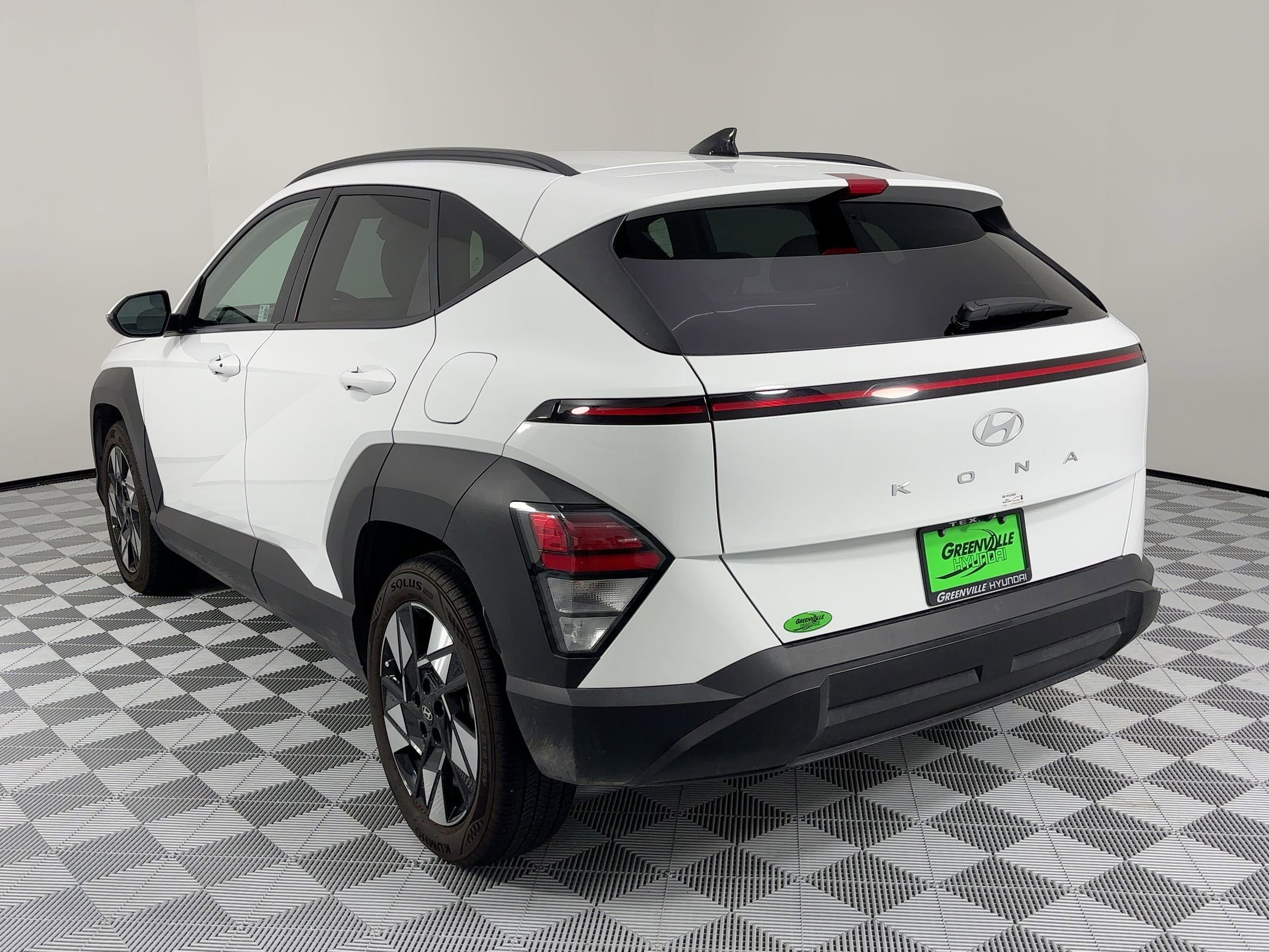 2024 Hyundai Kona SEL photo 2