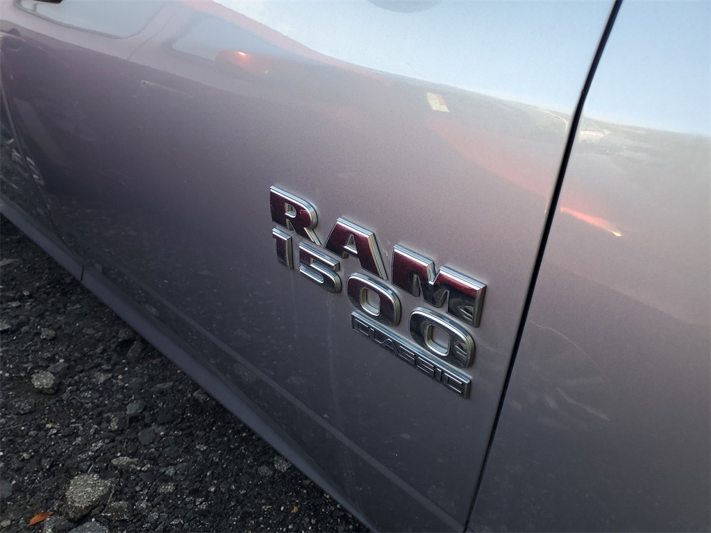 2024 Ram 1500 Classic SLT photo 3