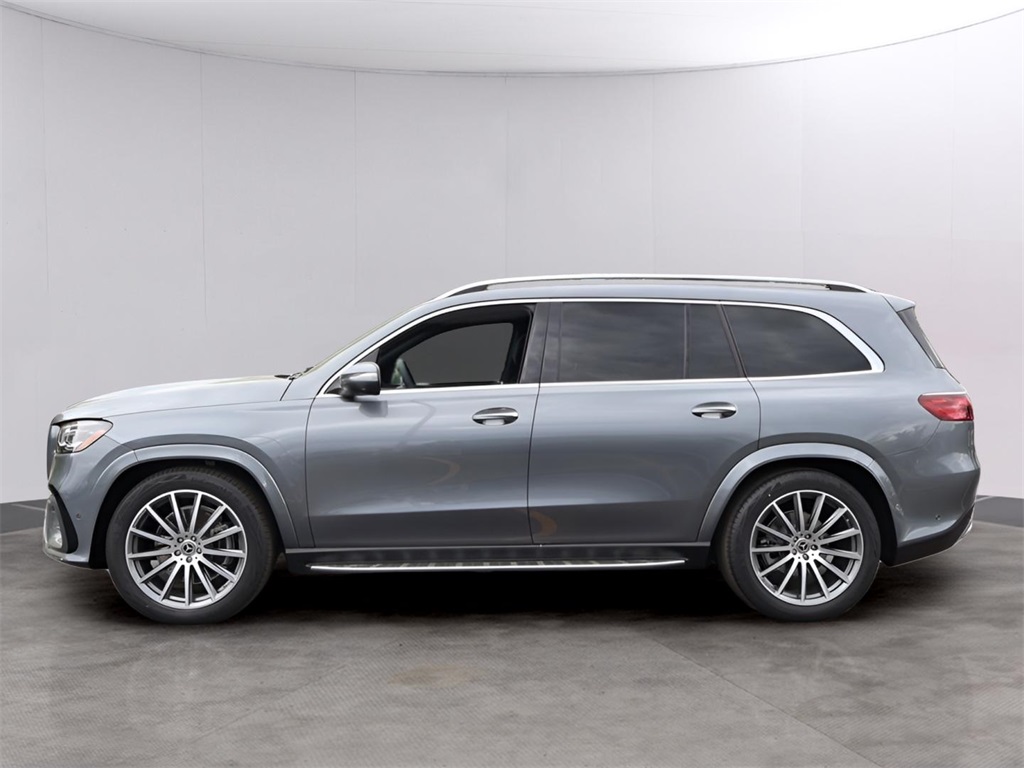 2025 Mercedes Benz GLS 580 4MATIC photo 2