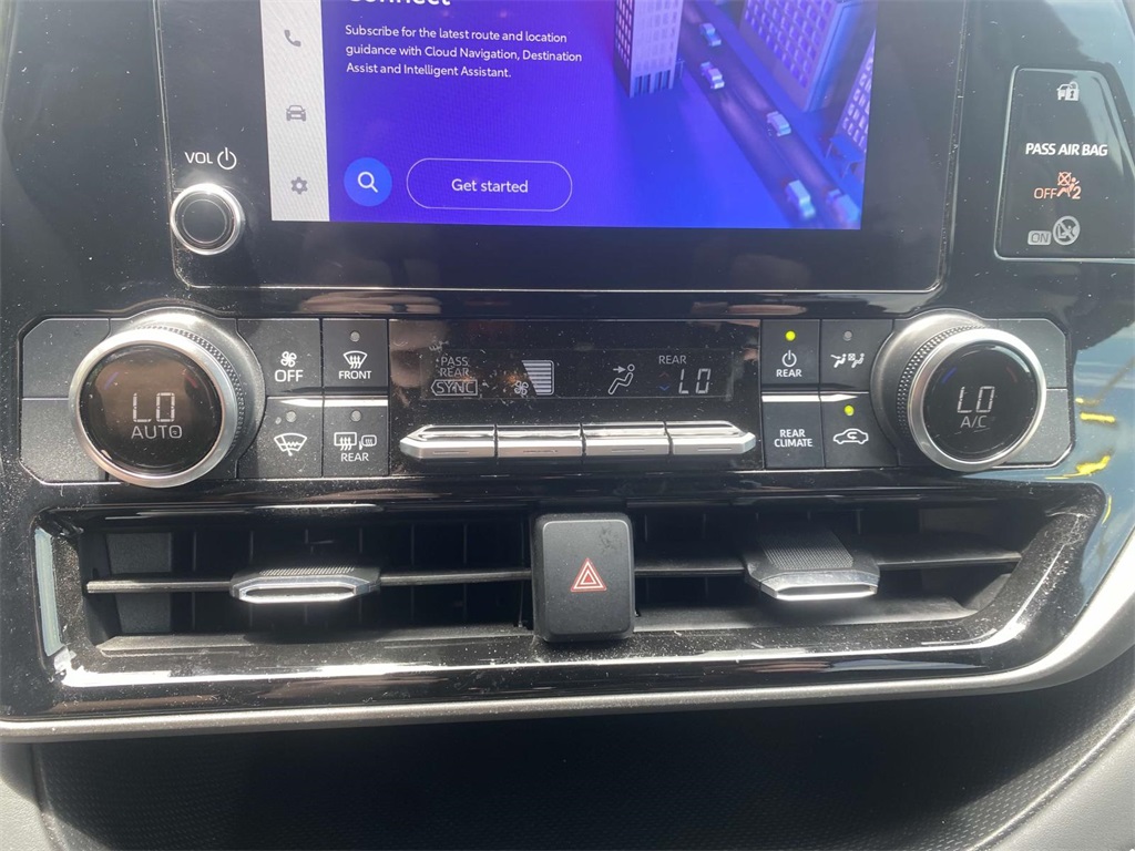 2024 Toyota Highlander LE photo 15