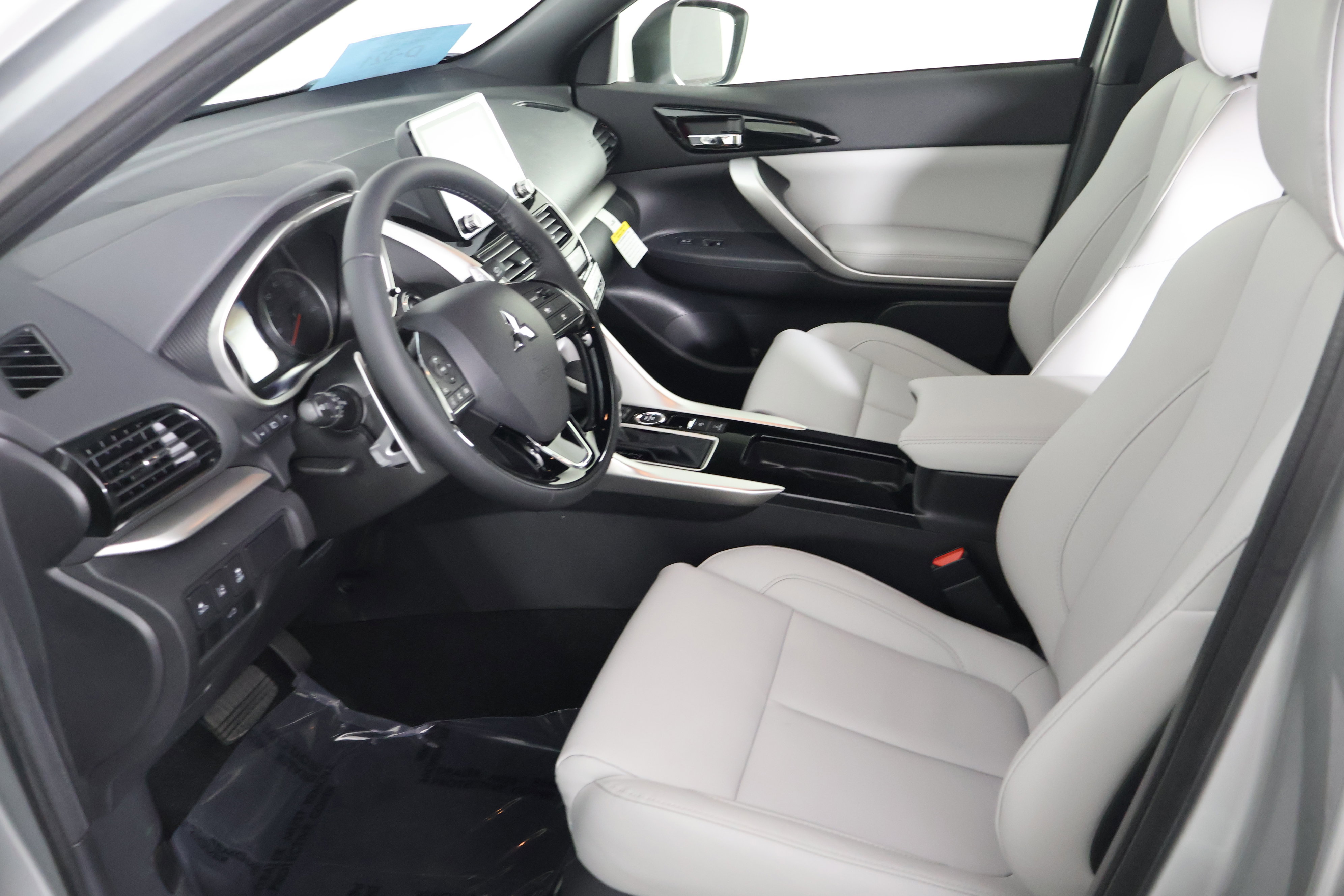2025 Mitsubishi Eclipse Cross SEL photo 14