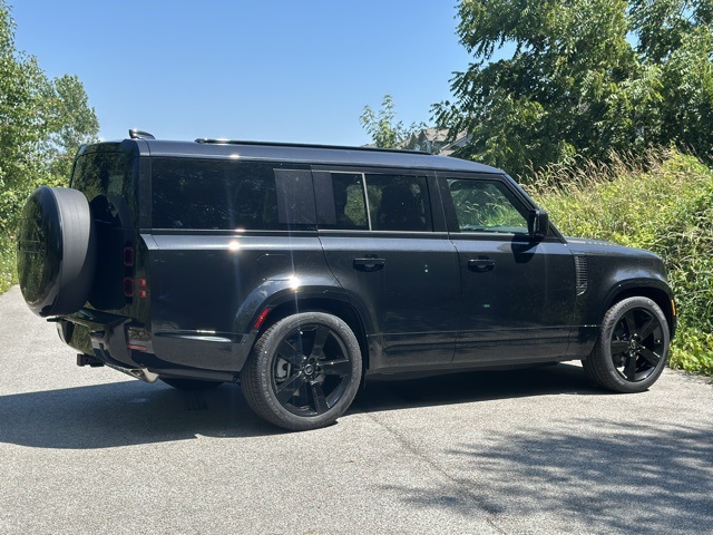 2025 Land Rover Defender 130 X-Dynamic SE photo 6