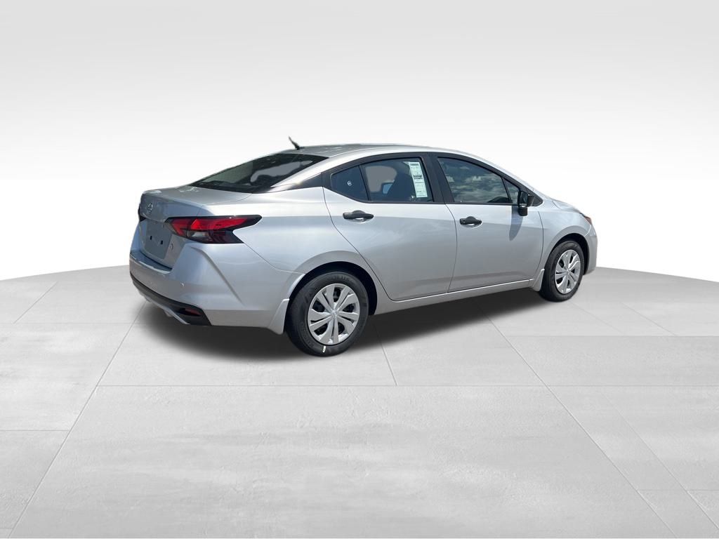 2025 Nissan Versa S photo 3