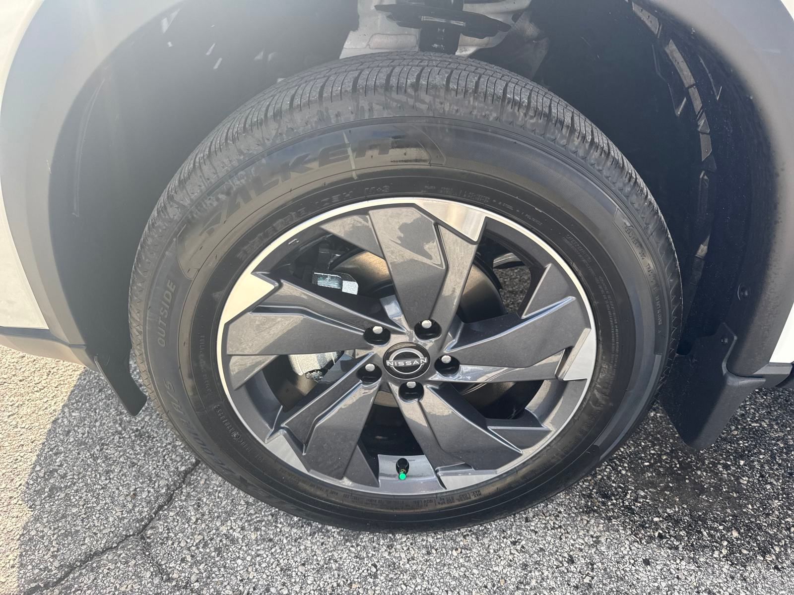 2026 Nissan Rogue SV photo 8