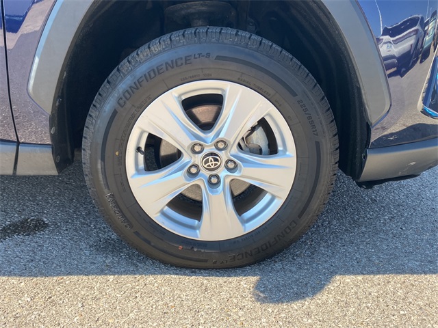 2021 Toyota RAV4 XLE photo 8