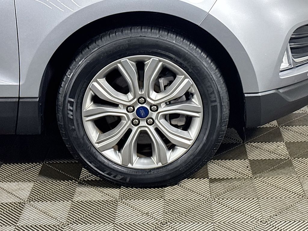 2022 Ford Edge Titanium photo 21