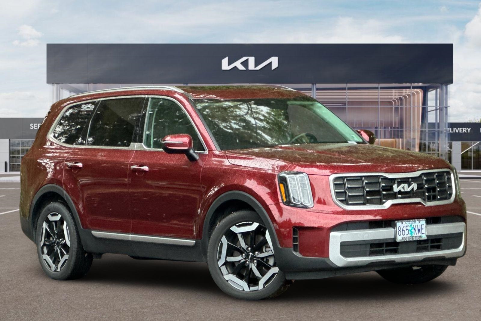 2023 Kia Telluride S photo 2