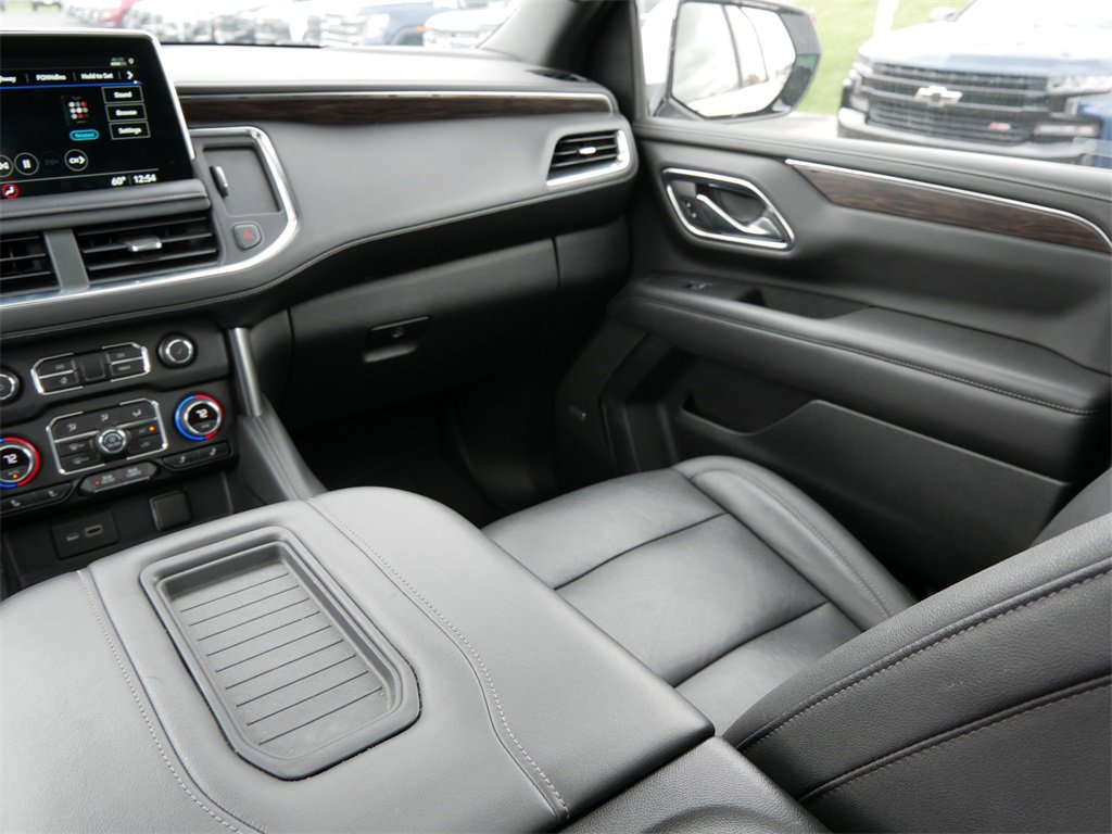 2021 Chevrolet Suburban LT photo 15