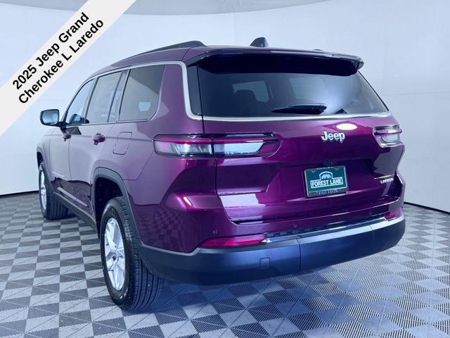 2025 Jeep Grand Cherokee Laredo X photo 4