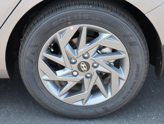2025 Hyundai Elantra SEL Sport photo 6