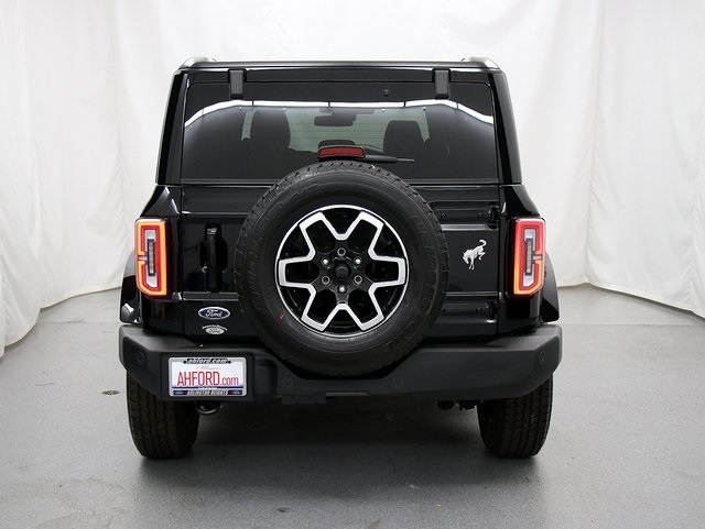2025 Ford Bronco Outer Banks photo 6
