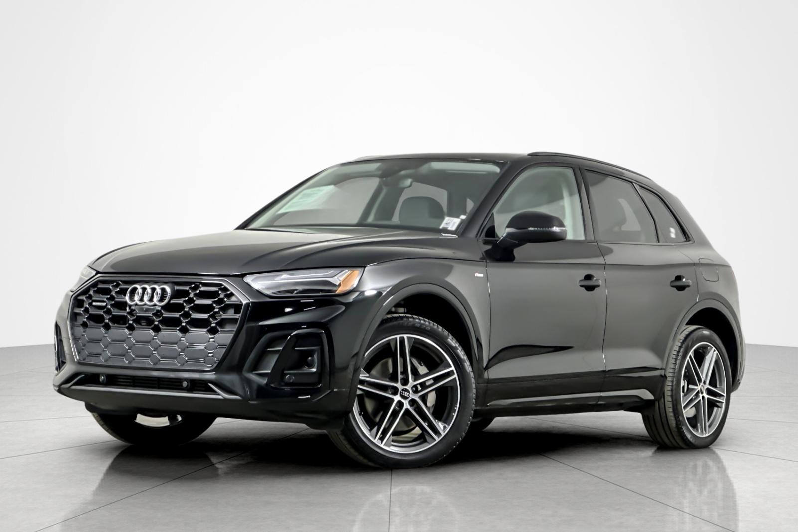 2023 Audi Q5 Premium Plus's photo