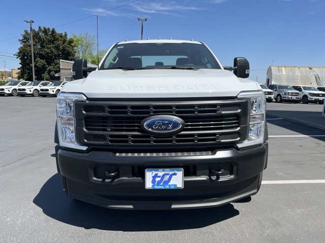 2025 Ford F-550 XL photo 2