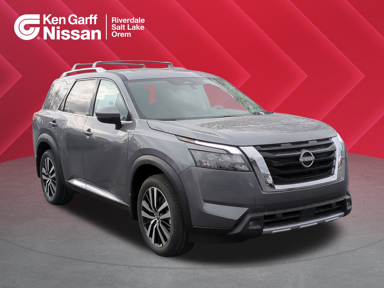 2025 Nissan Pathfinder Platinum's photo