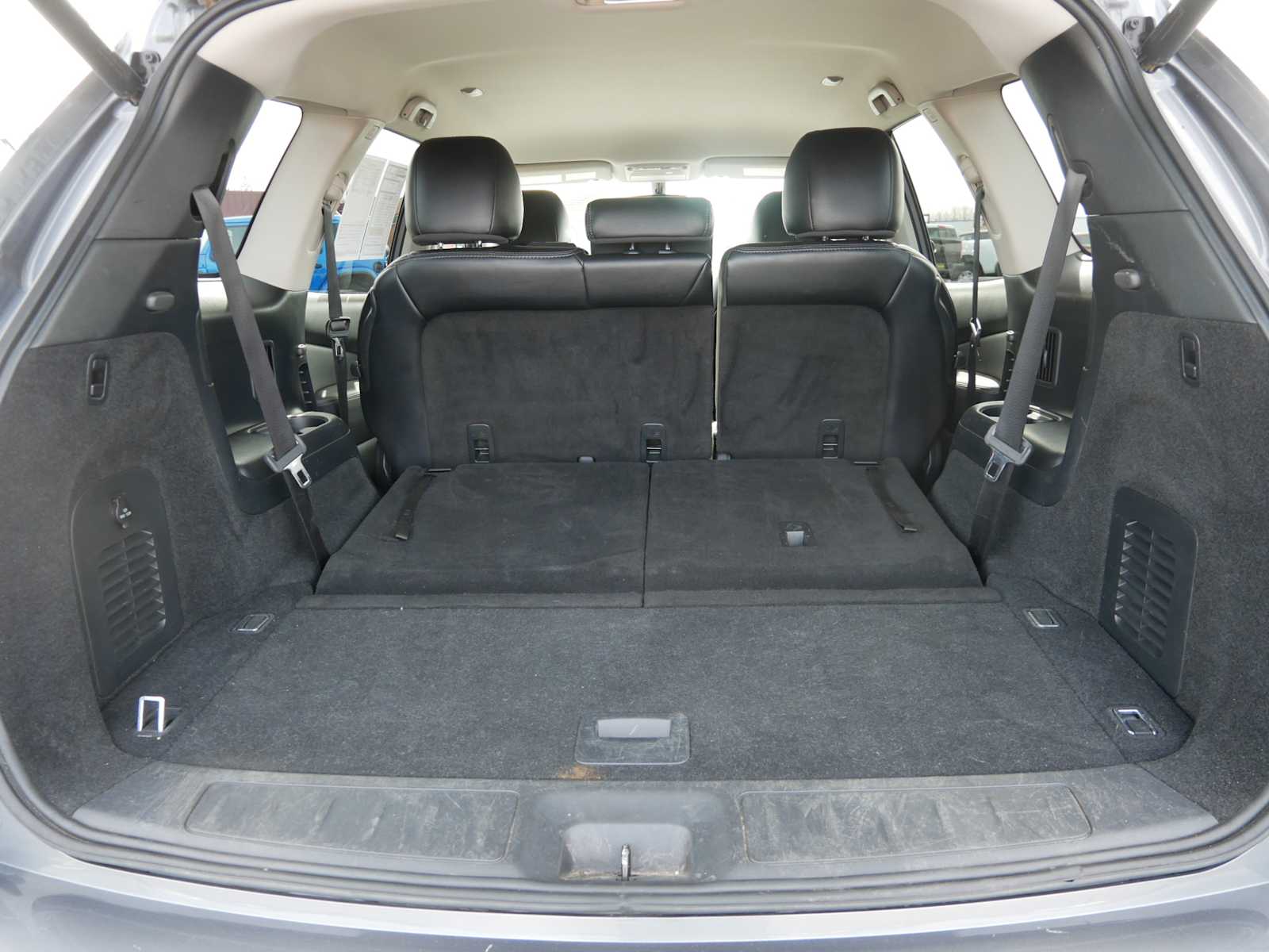 2020 Nissan Pathfinder SL photo 21