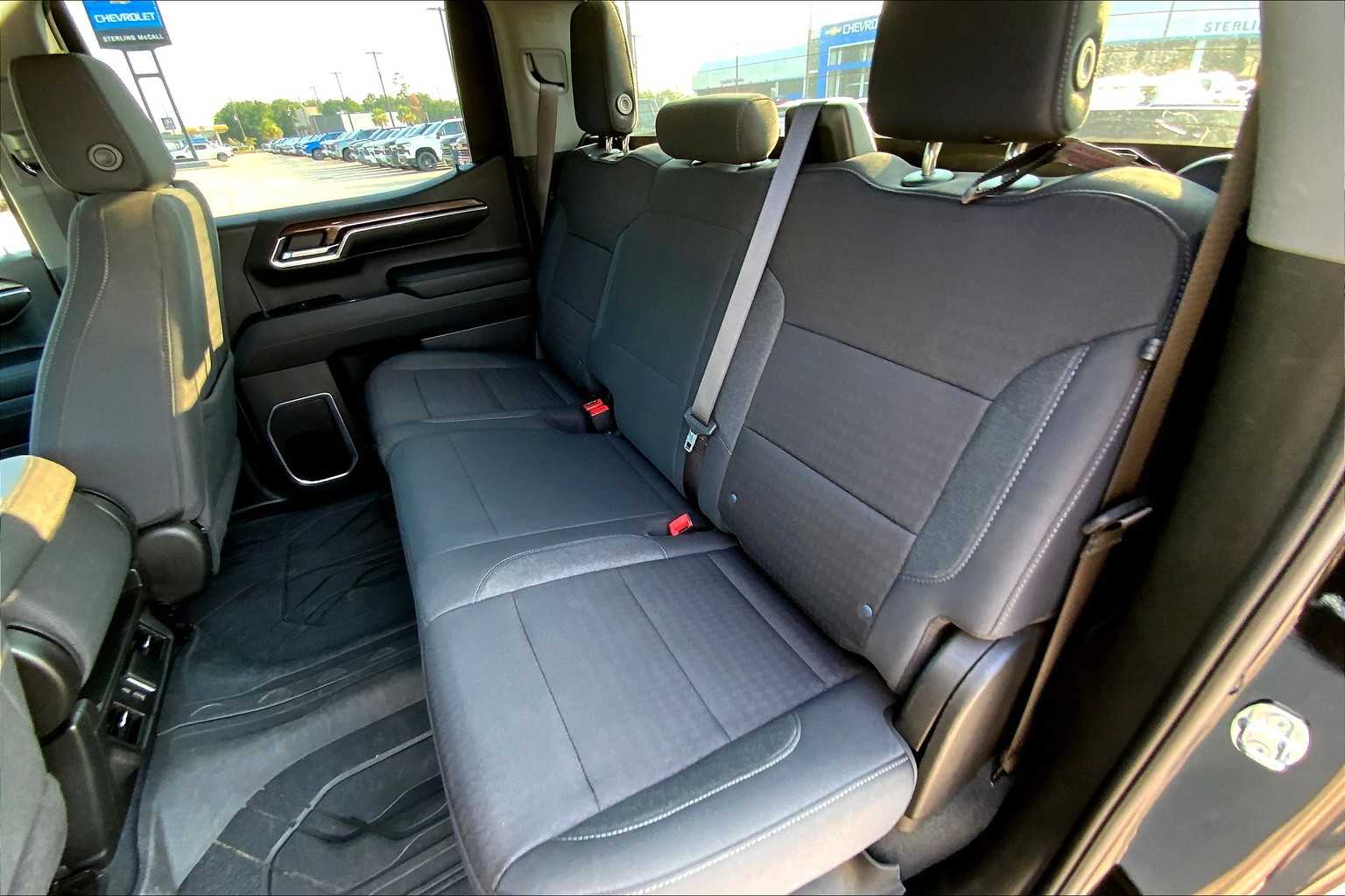 2024 Chevrolet Silverado 1500 LT photo 18