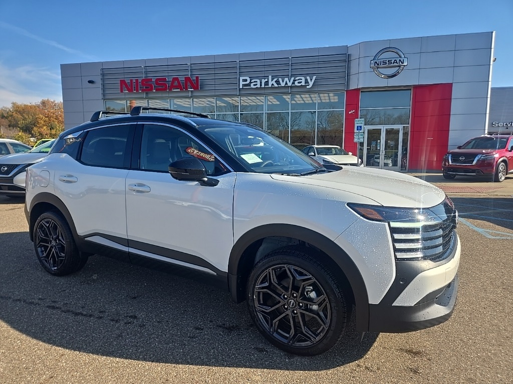 2026 Nissan KICKS SR AWD's photo