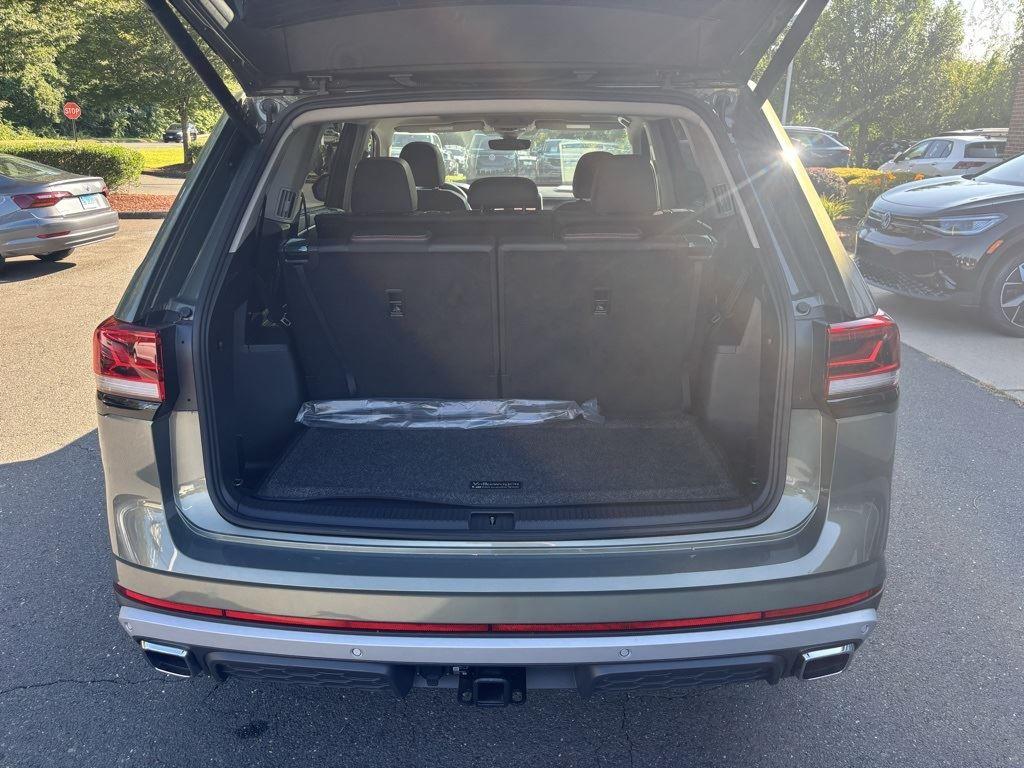 2025 Volkswagen Atlas Peak Edition SE photo 12