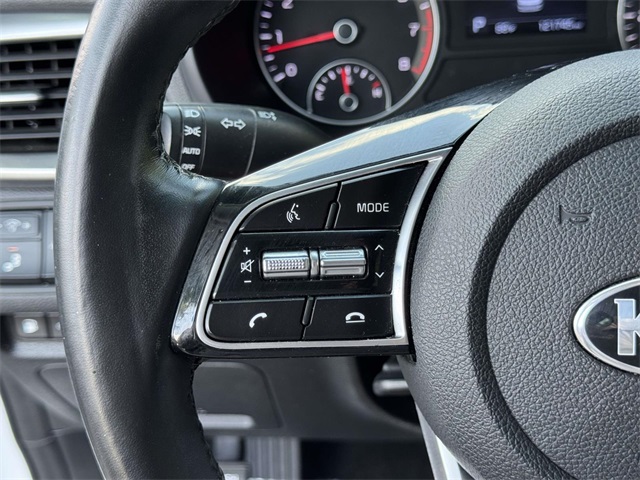 2020 Kia Optima SE photo 23