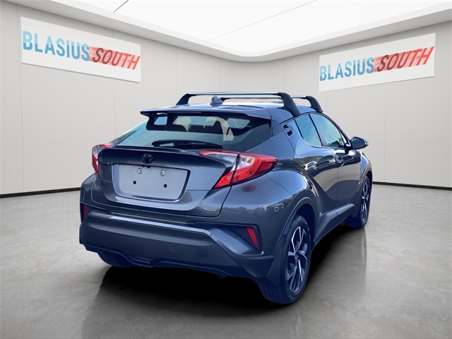 2022 Toyota C-HR XLE photo 3