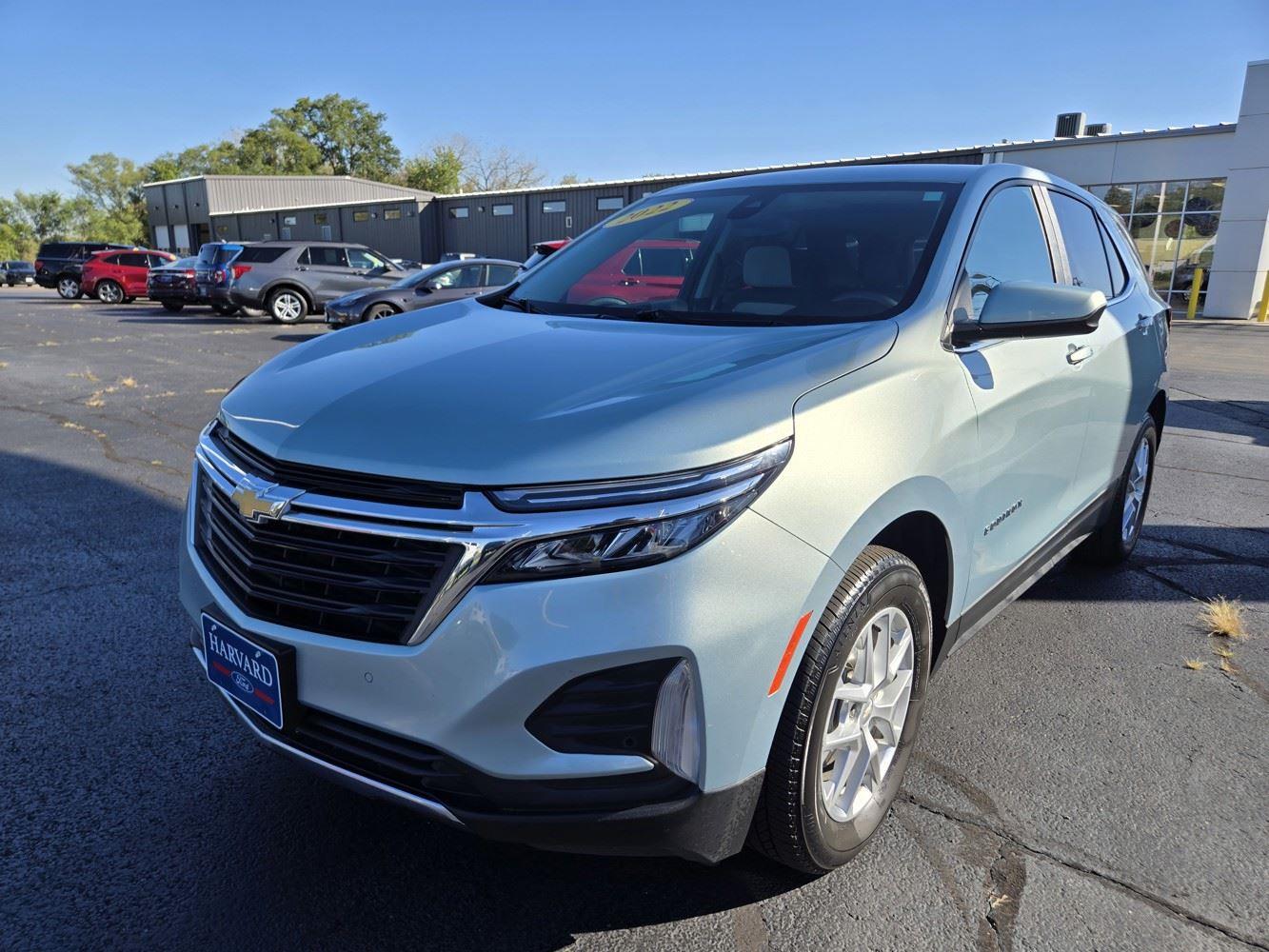 2022 Chevrolet Equinox LT photo 3