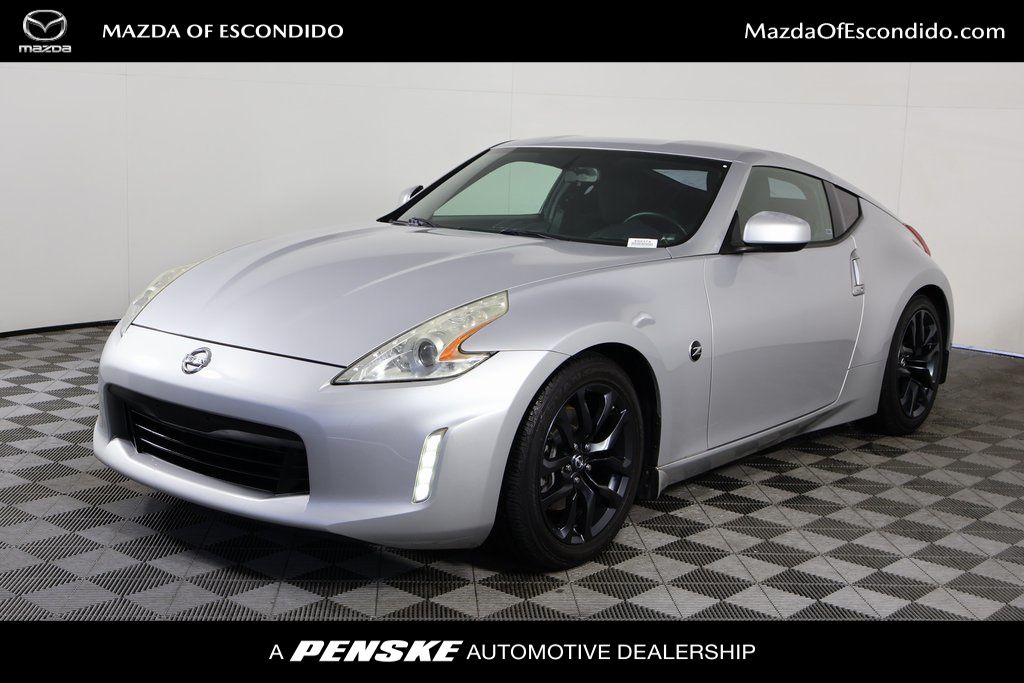 2015 Nissan 370Z Coupe Base's photo