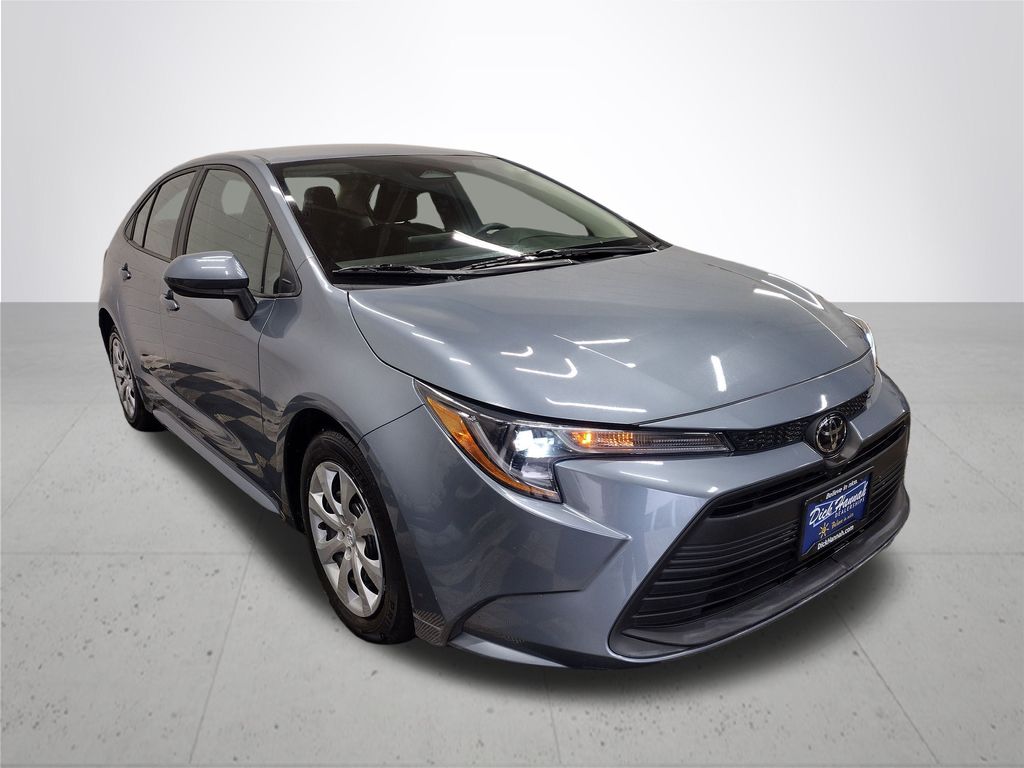 2023 Toyota Corolla LE photo 4