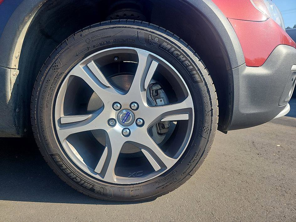 2015 Volvo XC70 T6 Platinum photo 5
