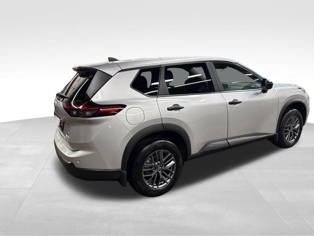 2024 Nissan Rogue S photo 2