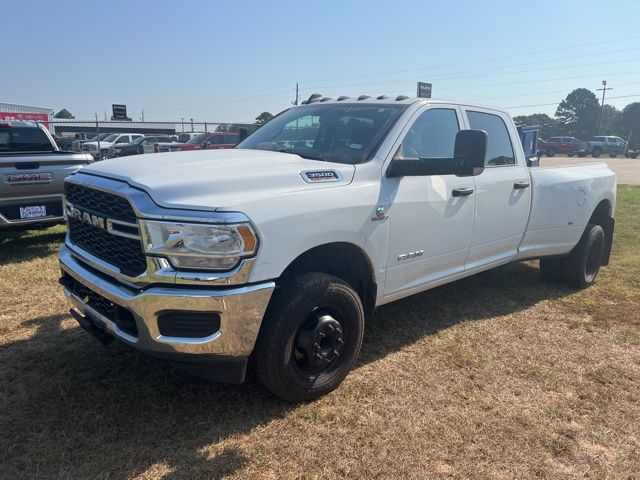 2022 Ram 3500 Tradesman photo 2