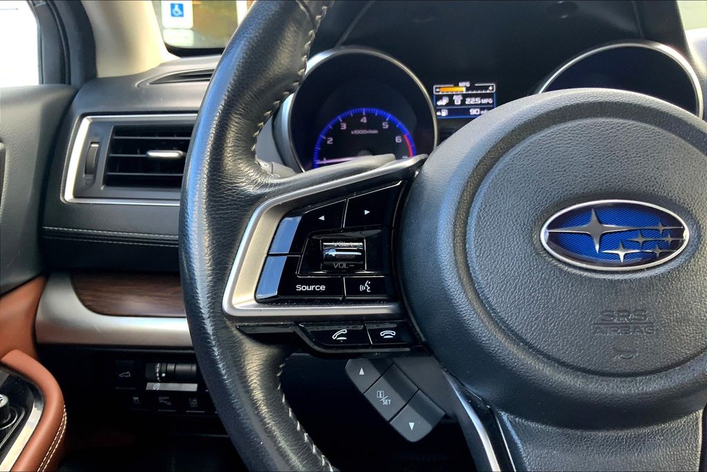 2018 Subaru Outback 2.5i Touring photo 16