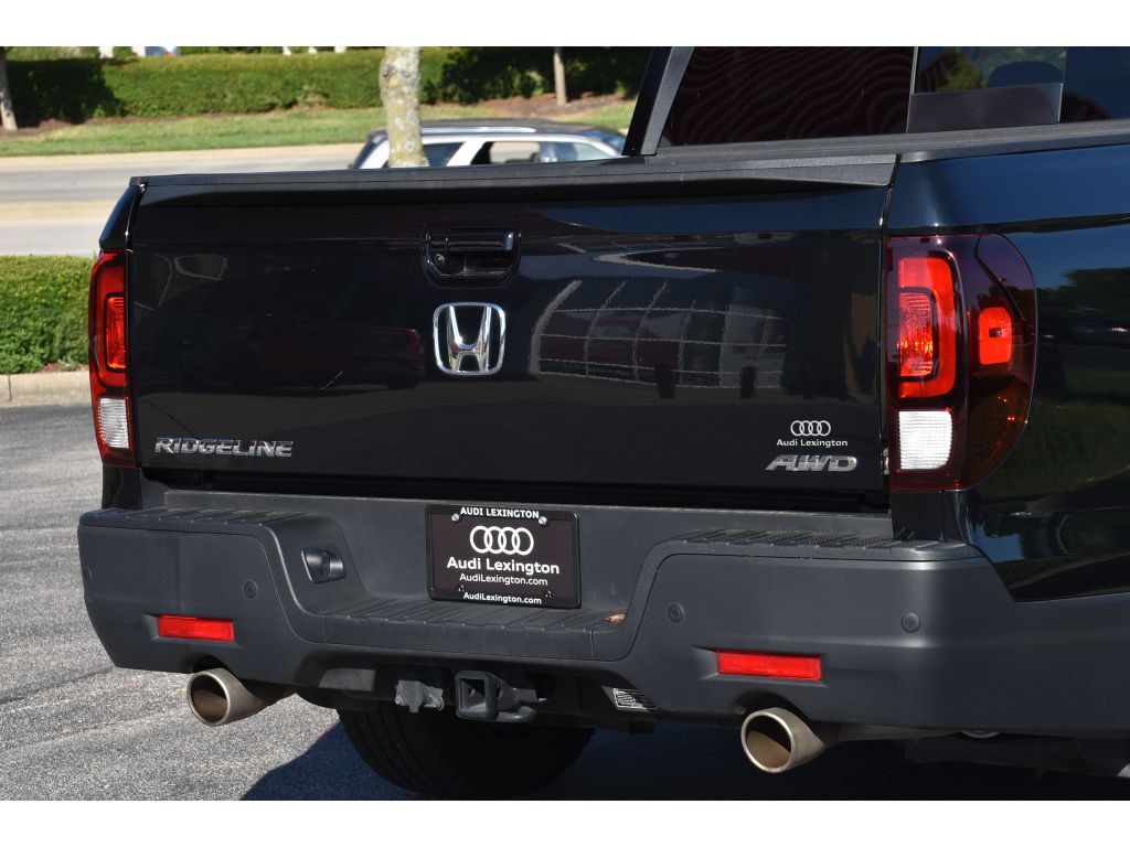 2022 Honda Ridgeline Black Edition photo 24