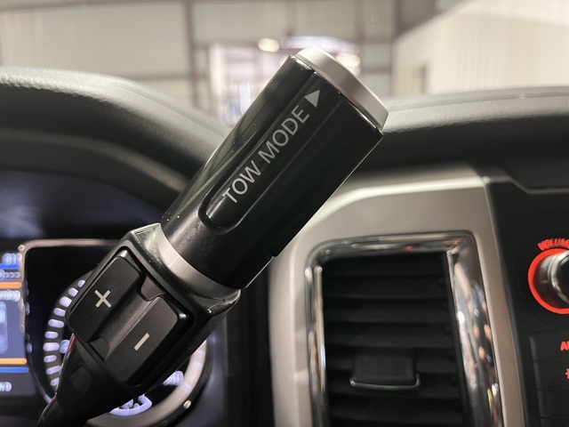 2019 Nissan Titan SV photo 18