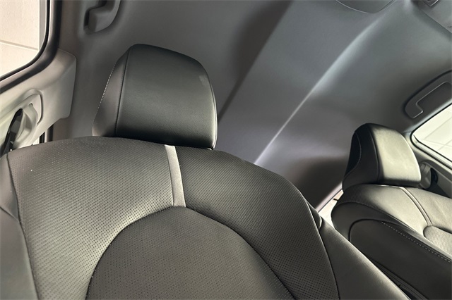 2023 Toyota Camry Hybrid XSE photo 18