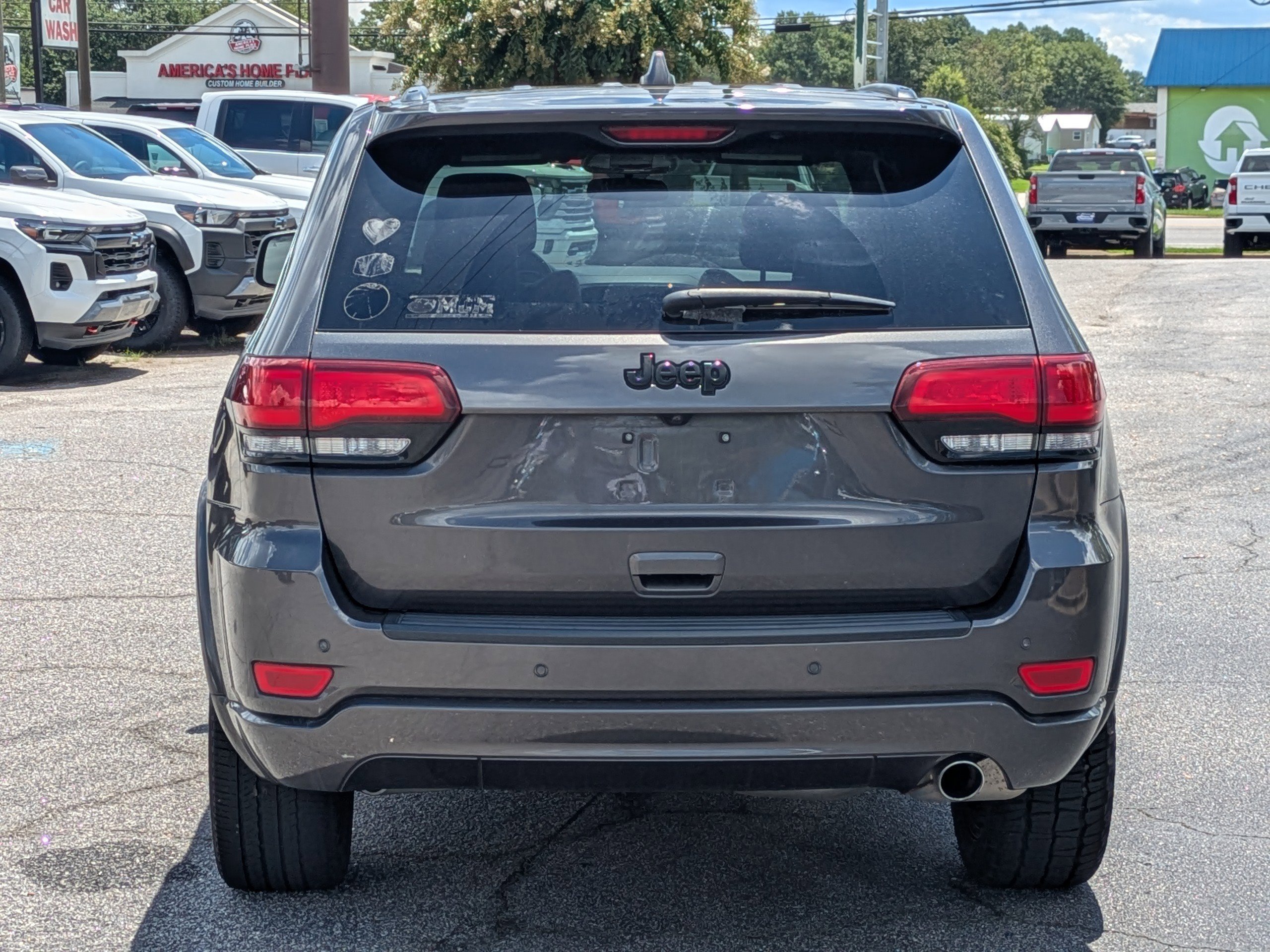 2021 Jeep Grand Cherokee Laredo X photo 4