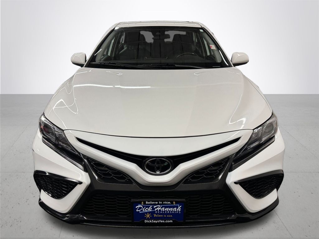 2021 Toyota Camry SE photo 9