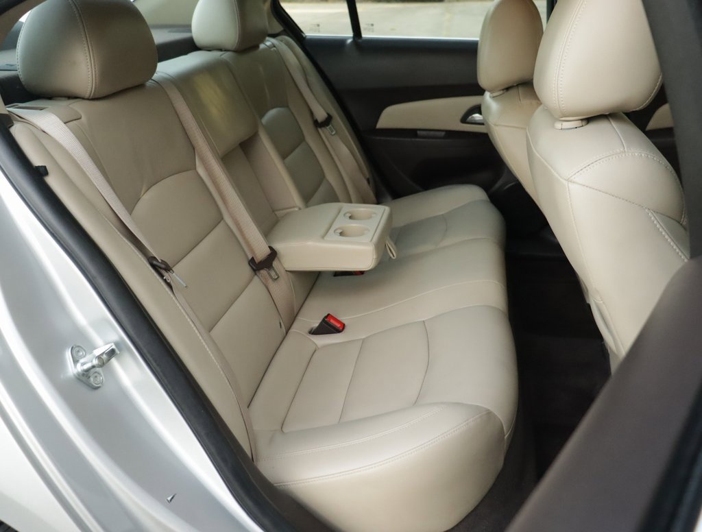 2015 Chevrolet Cruze LT photo 23