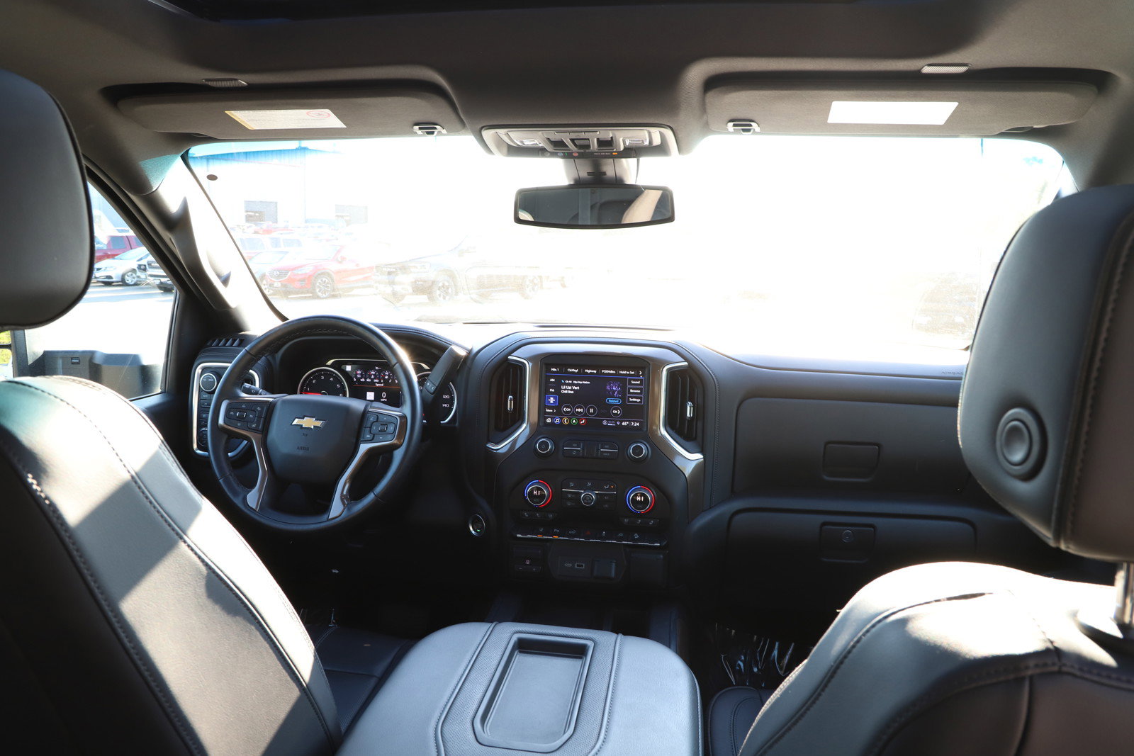 2022 Chevrolet Silverado High Country photo 12
