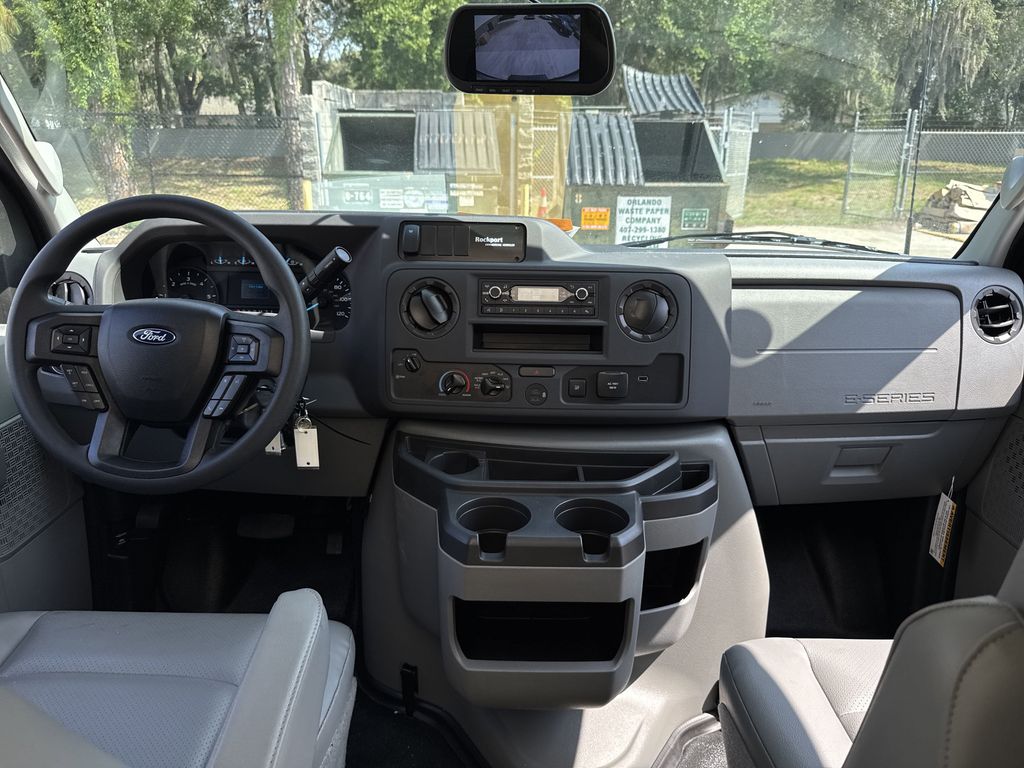2025 Ford E-350 Base photo 4