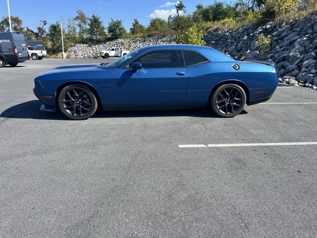 2022 Dodge Challenger R/T photo 4