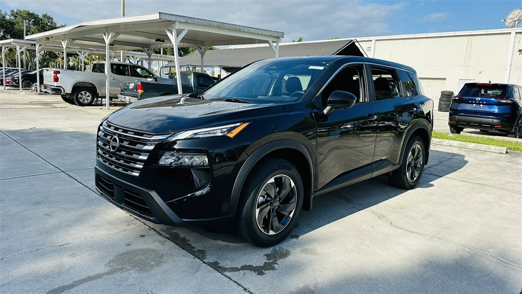 2026 Nissan Rogue S photo 2